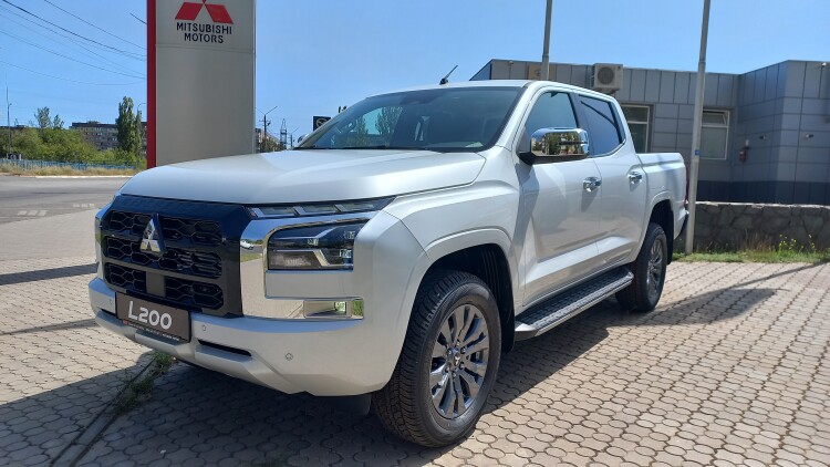 L200 2.4 TD AT Ultimate