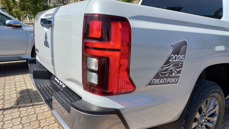 L200 2.4 TD AT Ultimate