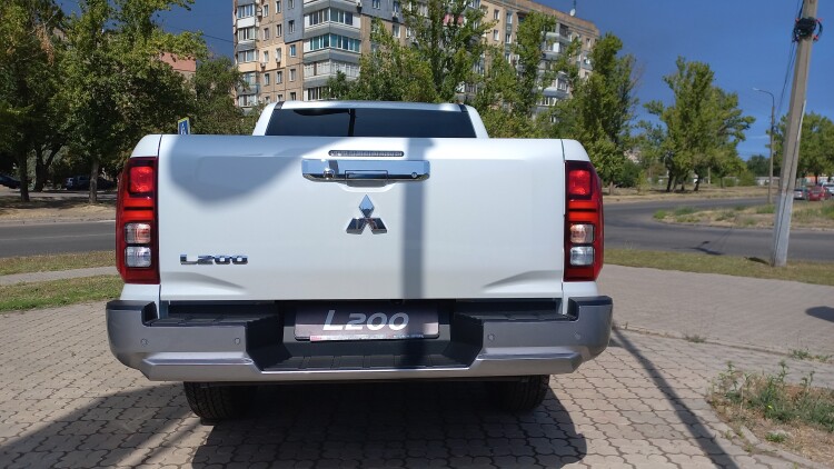 L200 2.4 TD AT Ultimate