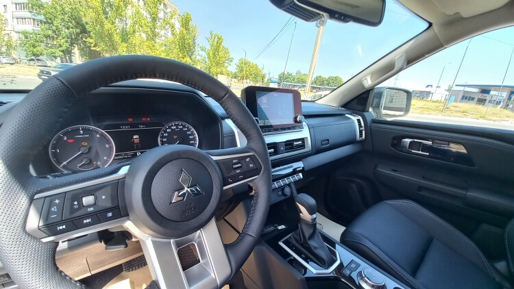 L200 2.4 TD AT Ultimate