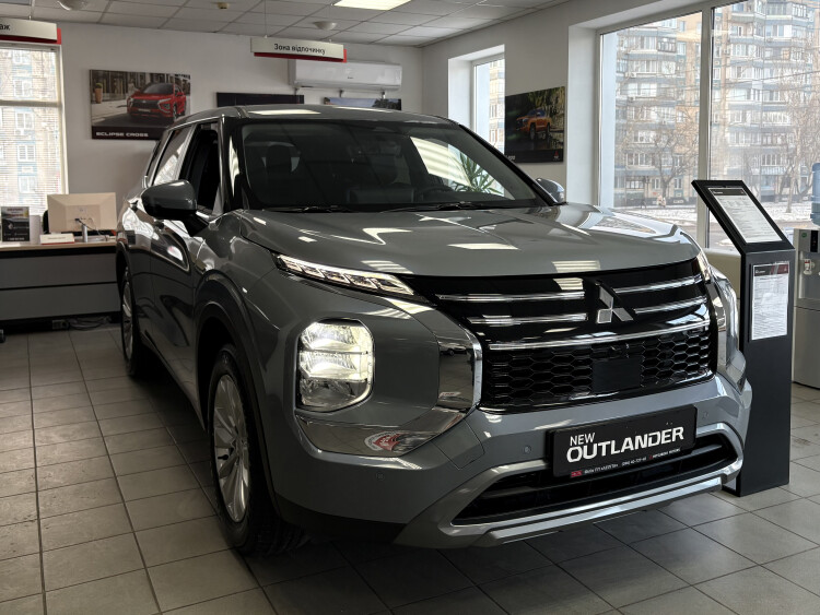 Outlander 2.5 CVT Intense
