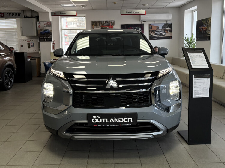 Outlander 2.5 CVT Intense