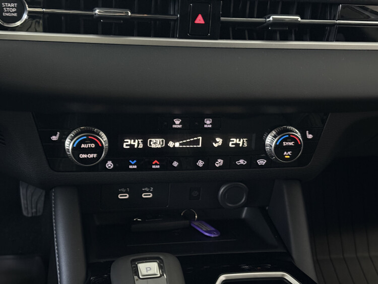 Outlander 2.5 CVT Intense