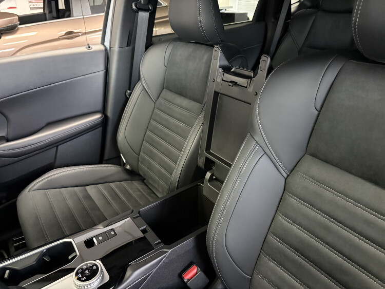 Outlander 2.5 CVT Intense