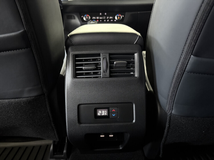 Outlander 2.5 CVT Intense