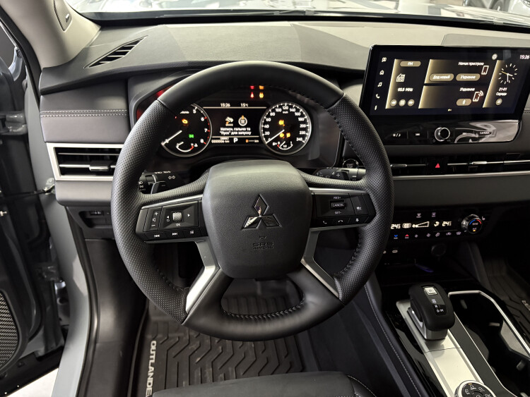 Outlander 2.5 CVT Intense