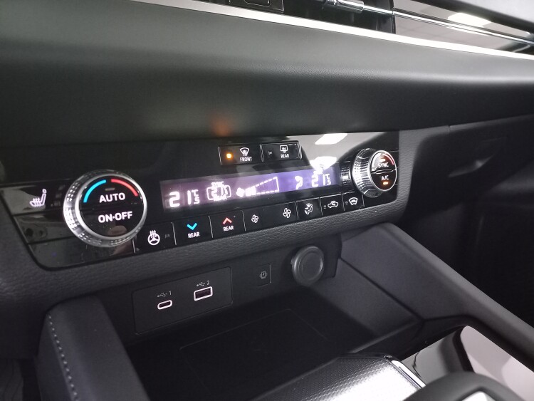 Outlander 2.5 CVT Ultimate