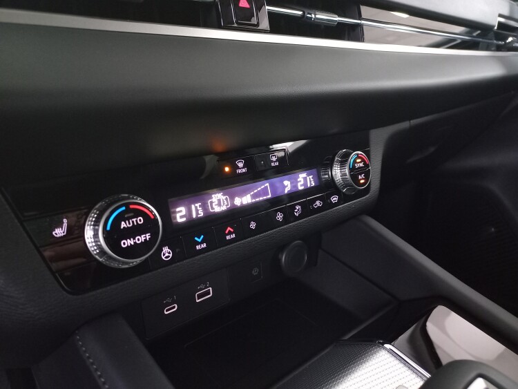 Outlander 2.5 CVT Ultimate