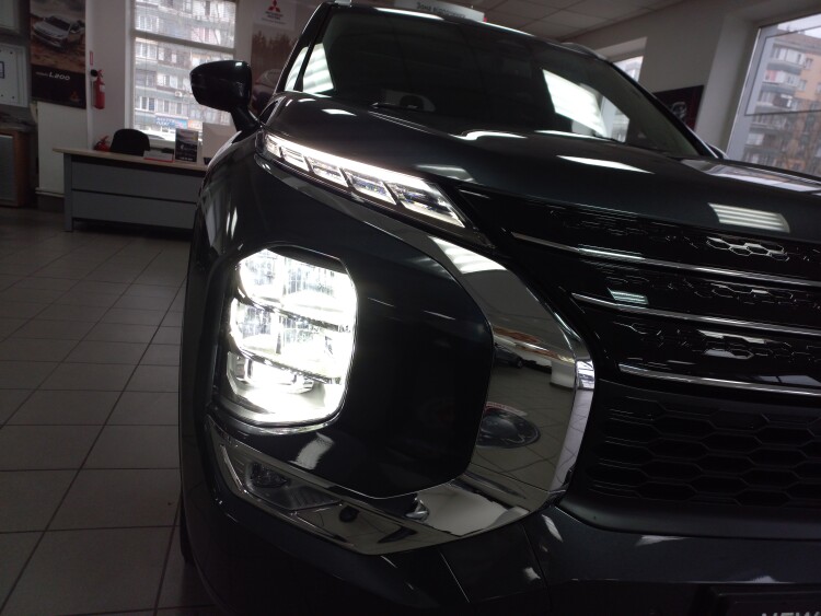 Outlander 2.5 CVT Ultimate