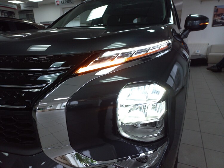 Outlander 2.5 CVT Ultimate