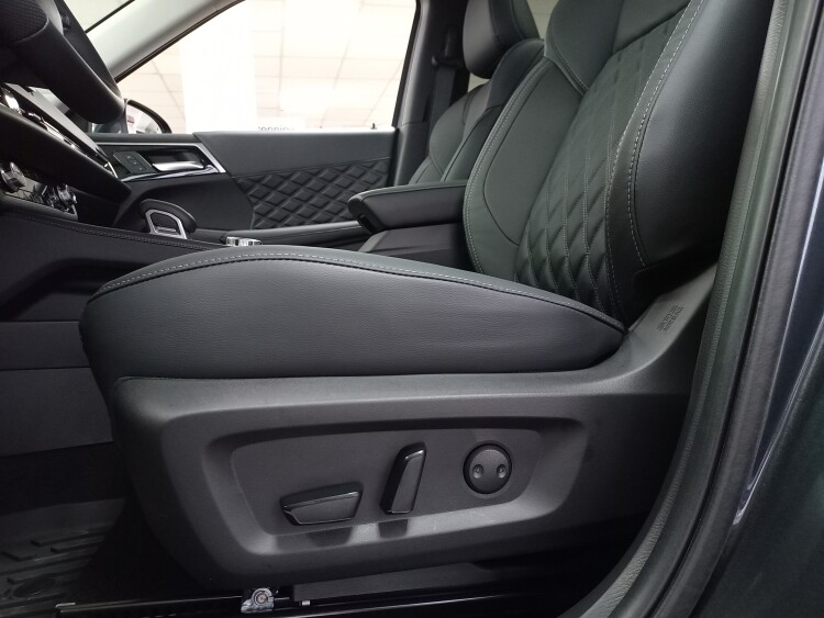 Outlander 2.5 CVT Ultimate