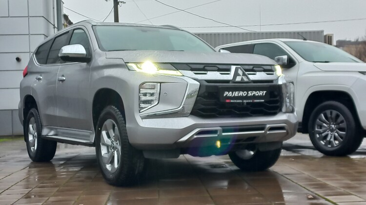 Pajero Sport 3.0 P AT Instyle