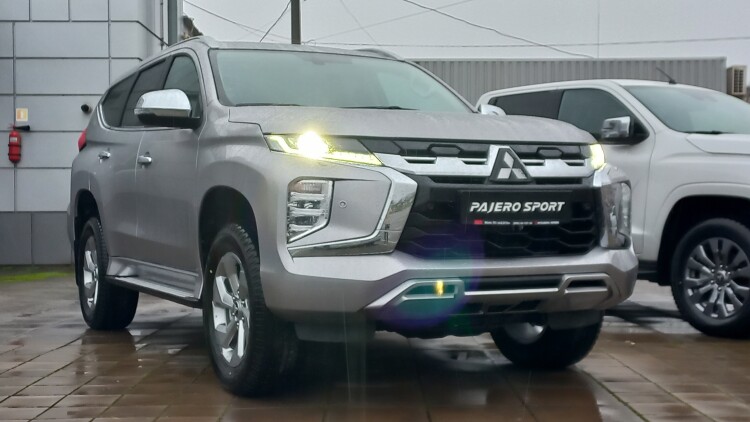 Pajero Sport 3.0 P AT Instyle