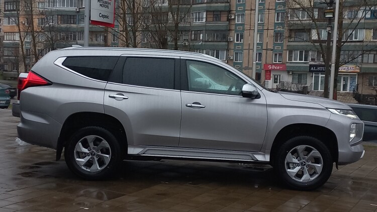 Pajero Sport 3.0 P AT Instyle