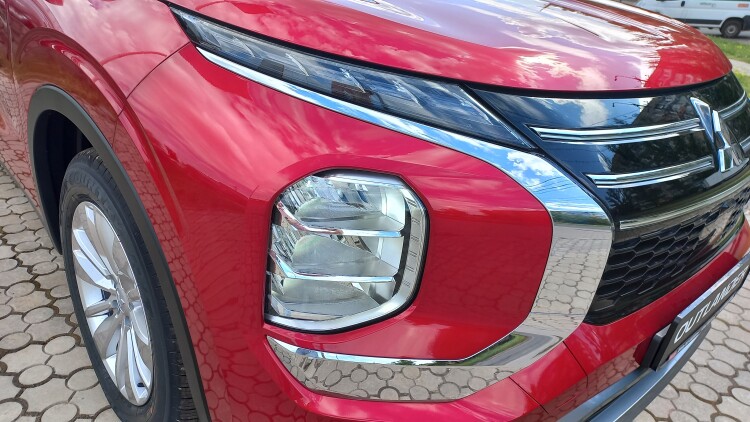 Outlander 2.5 CVT Intense