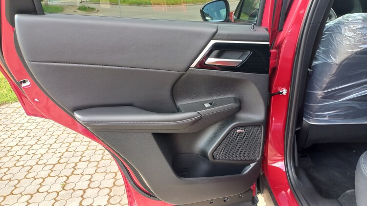 Outlander 2.5 CVT Intense