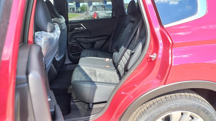 Outlander 2.5 CVT Intense