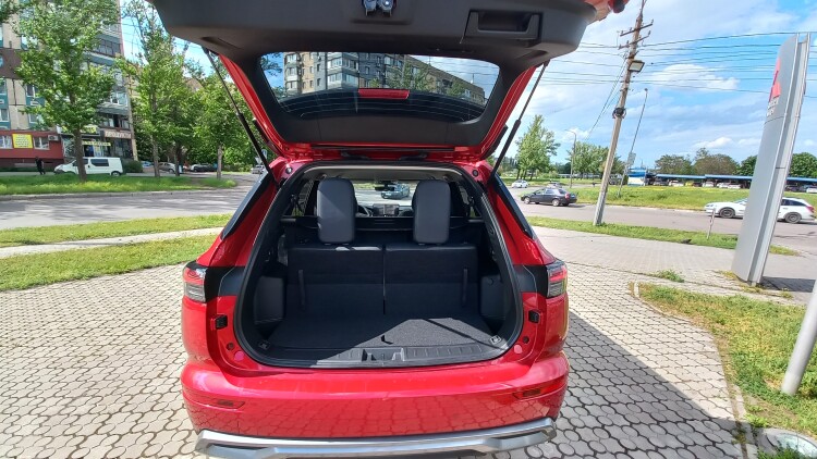 Outlander 2.5 CVT Intense