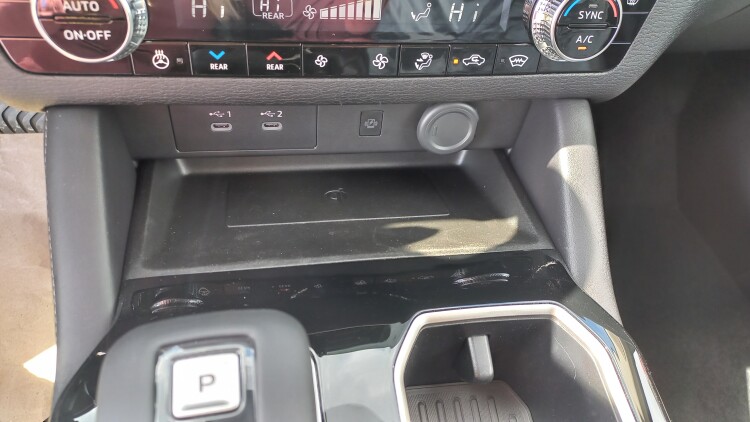 Outlander 2.5 CVT Intense