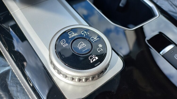Outlander 2.5 CVT Intense