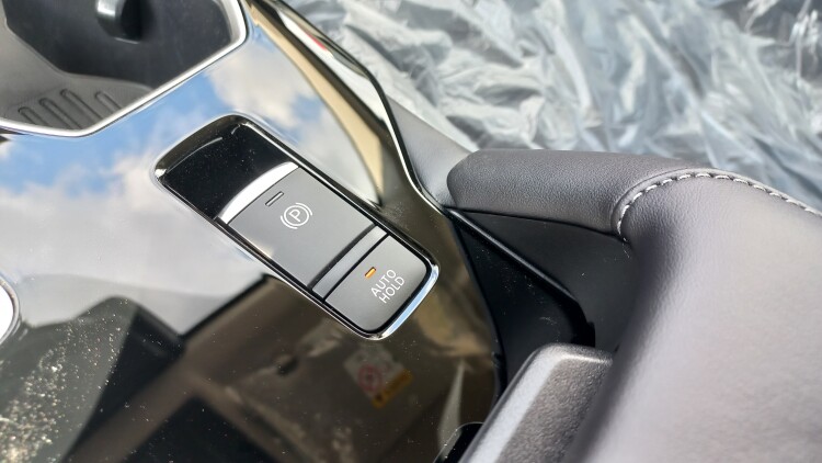 Outlander 2.5 CVT Intense