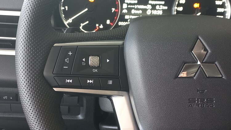 Outlander 2.5 CVT Business