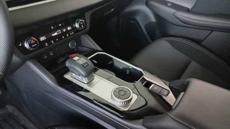 Outlander 2.5 CVT Business