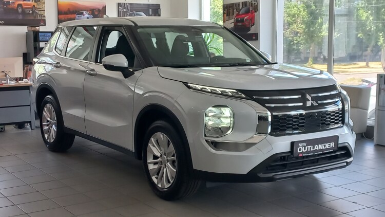 Outlander 2.5 CVT Business
