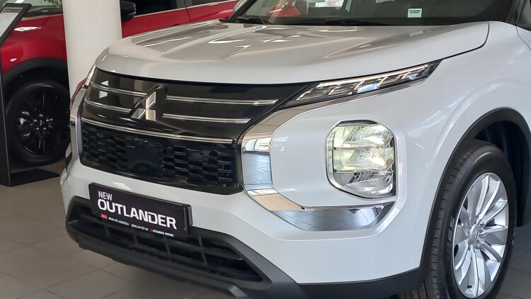 Outlander 2.5 CVT Business
