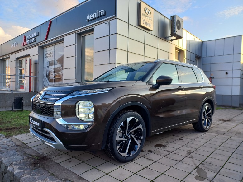 Outlander 2.5 CVT Ultimate
